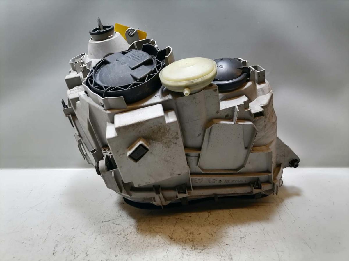 Mercedes C Klasse W203 original Scheinwerfer vorn links Halogen Bj.2001